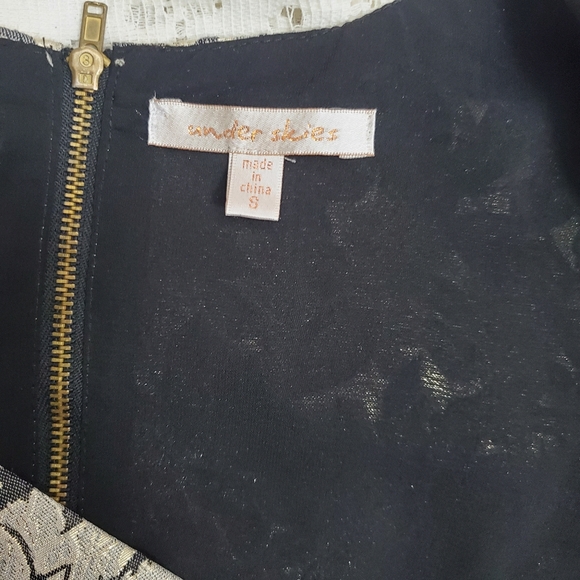 Under Skies Floral Metallic Dress - Picture 3 of 4